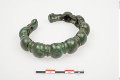 Foto von Bronzeknotenarmreif (NHMW-PRAE-025411)